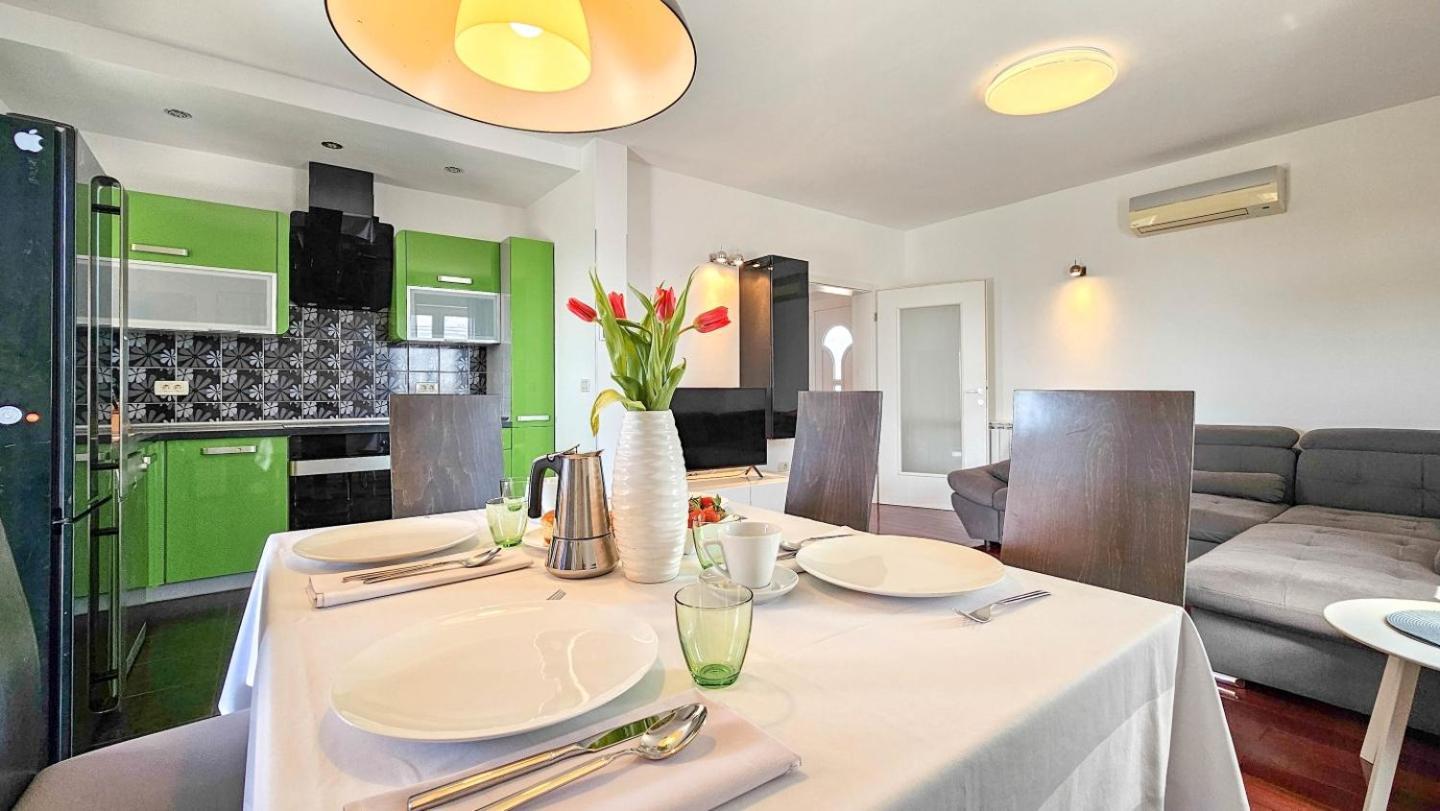 Casa Lutoma Villa Kmeti Ngoại thất bức ảnh