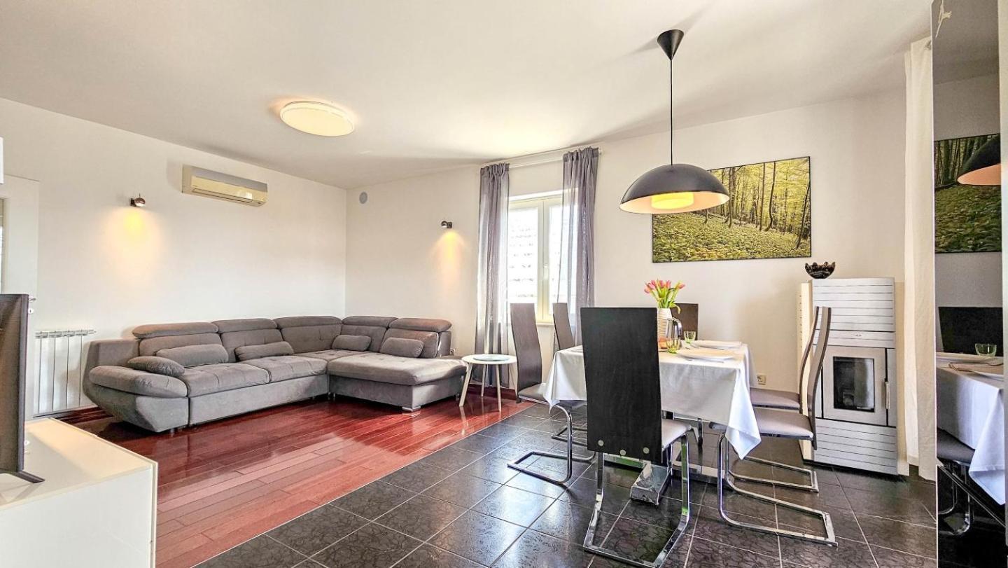 Casa Lutoma Villa Kmeti Ngoại thất bức ảnh
