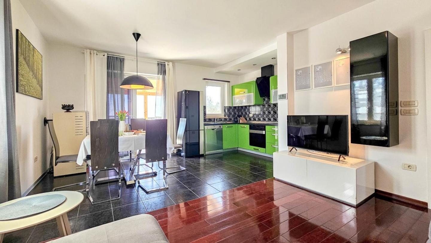 Casa Lutoma Villa Kmeti Ngoại thất bức ảnh
