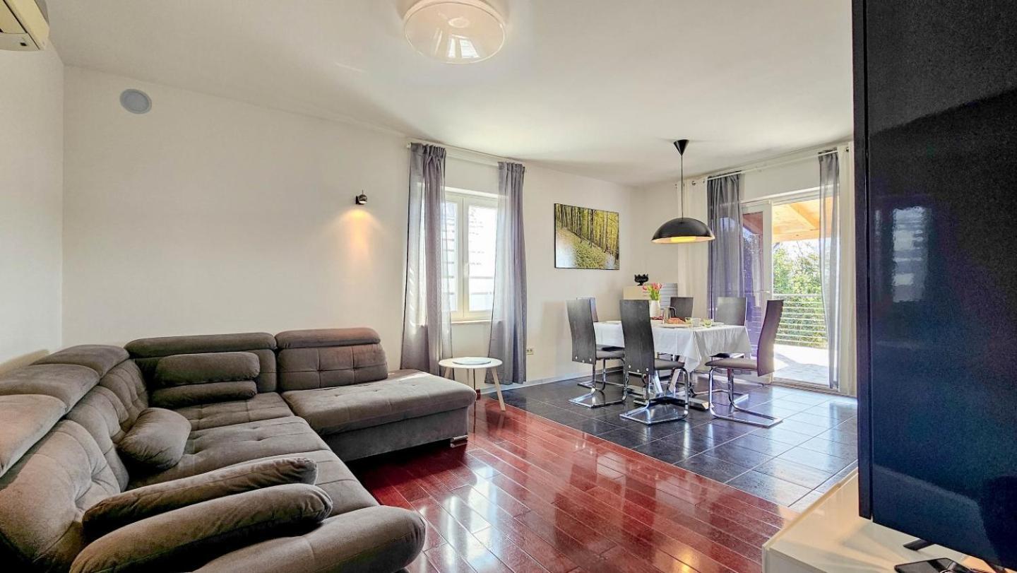 Casa Lutoma Villa Kmeti Ngoại thất bức ảnh