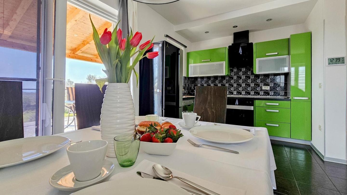 Casa Lutoma Villa Kmeti Ngoại thất bức ảnh