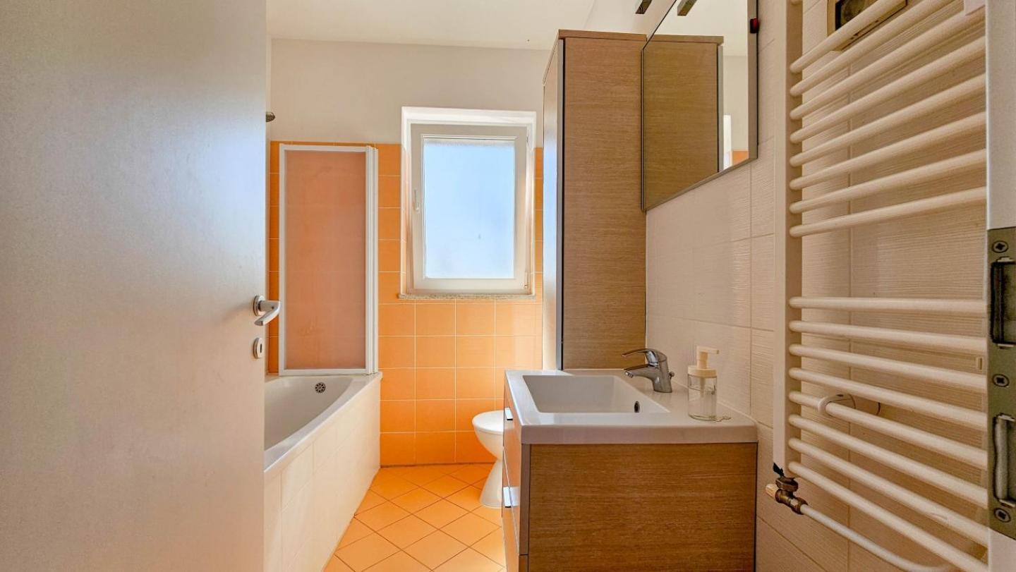 Casa Lutoma Villa Kmeti Ngoại thất bức ảnh